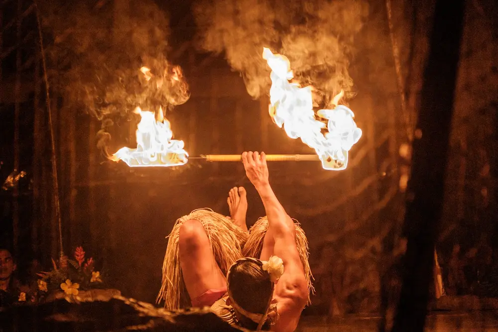luau kalamaku show 24