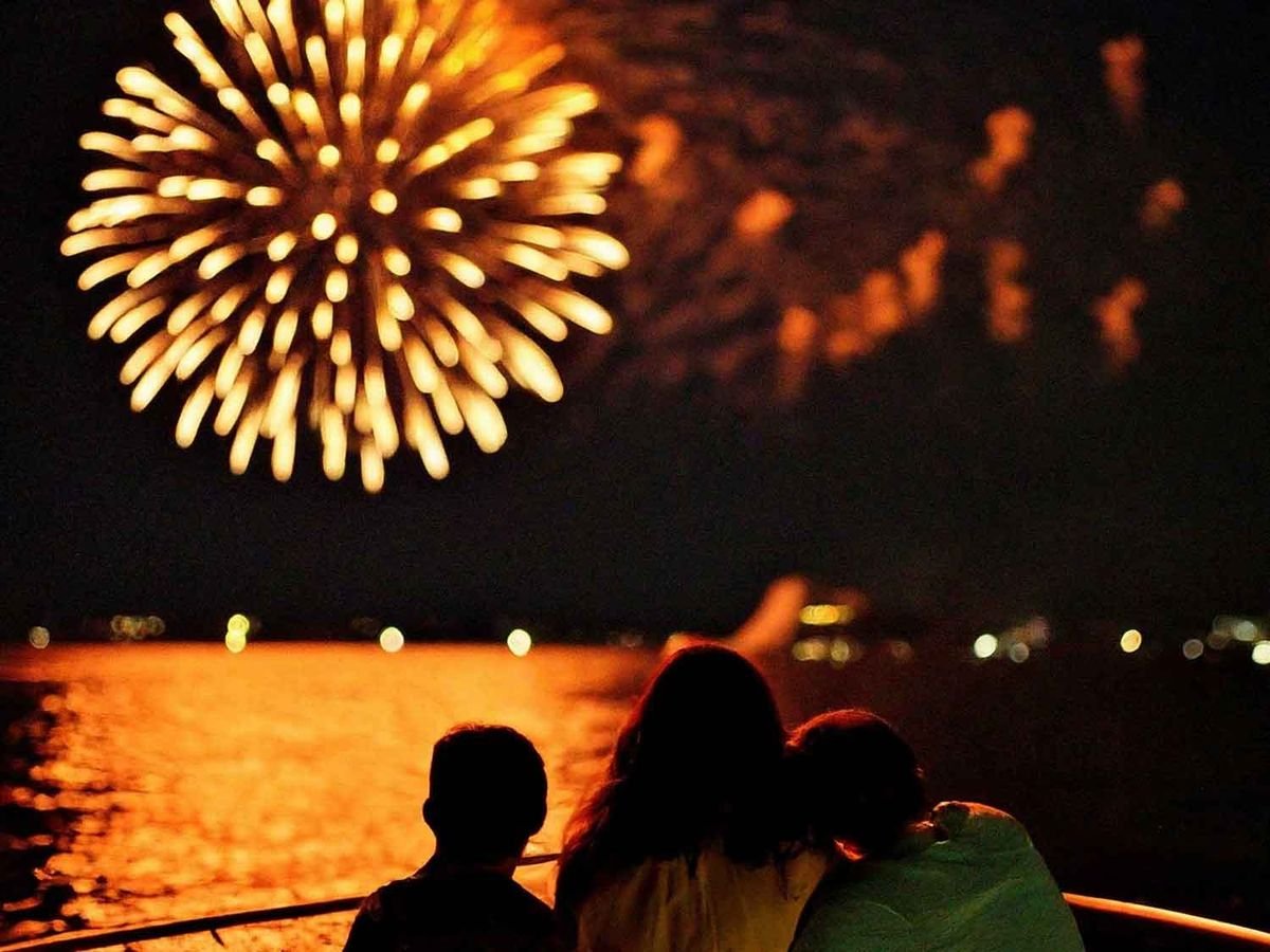 waikiki cruise fireworks hawaii 9